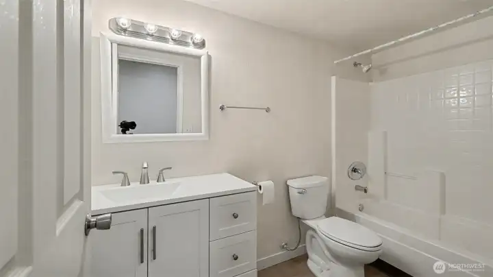 Full bath off great room