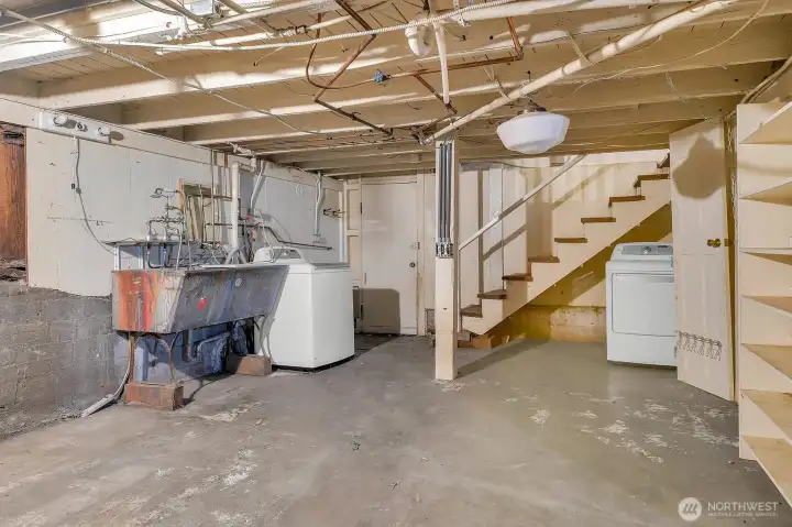 Basement/Laundry