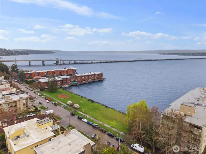 Just moments from the shores of Lake Washington and Madison Park Beach, where sunny afternoons are spent swimming, paddleboarding, or relaxing along the waterfront.