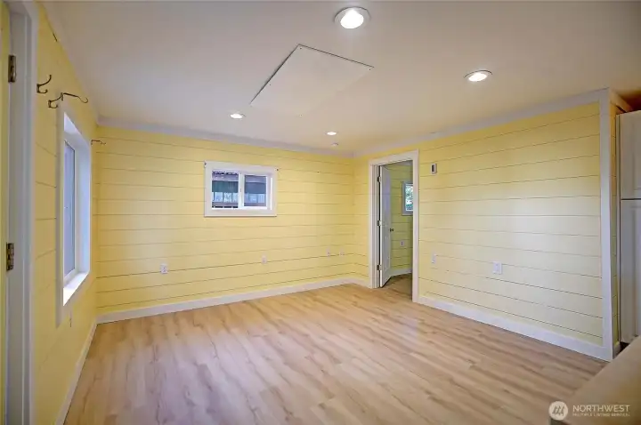 Shiplap, Bright and Cozy~