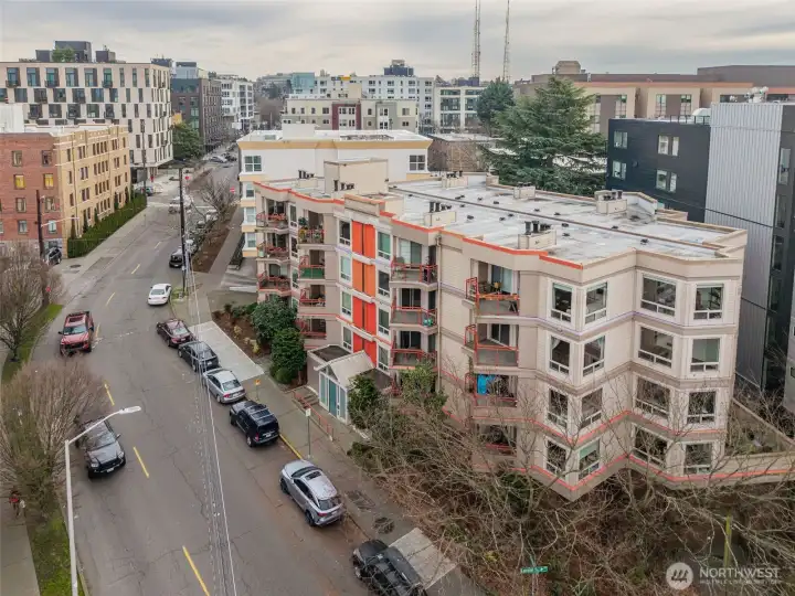 The Mezzo sits at the heart of Capitol Hill's most walkable corridor, steps from Cal Anderson Park and surrounded by the neighborhood's best cafes and restaurants. Downtown, South Lake Union, and the new light rail station are all within easy reach.