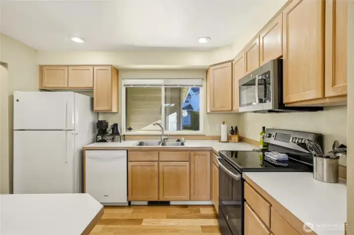 Kitchen, appliances stay.