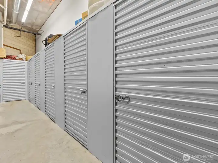 This unit comes with a storage room.