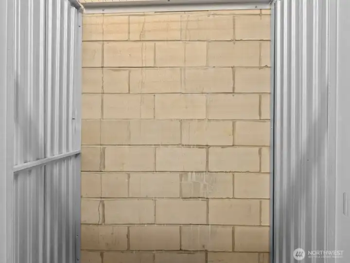 Great sized, secure storage locker.