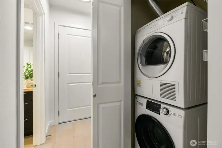 Skip the laundromat—enjoy the everyday convenience of your own in-unit washer and dryer.
