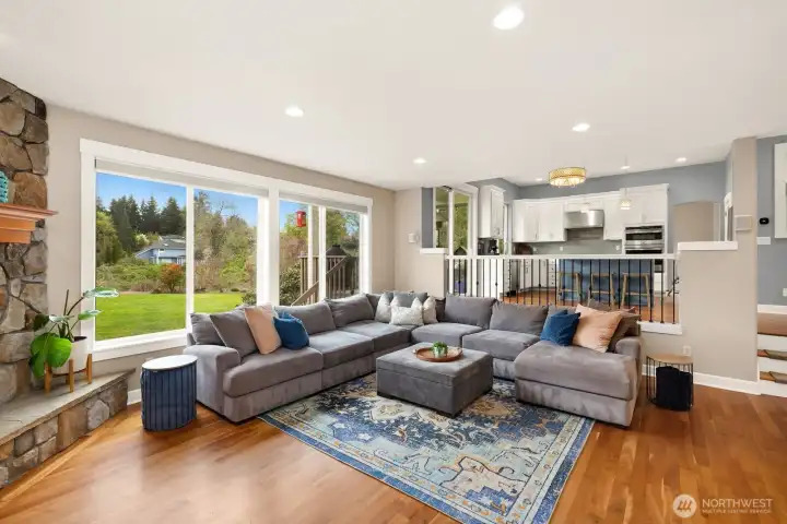 Open floor and spacious floor plan is perfect for entertaining or quiet enjoyment!