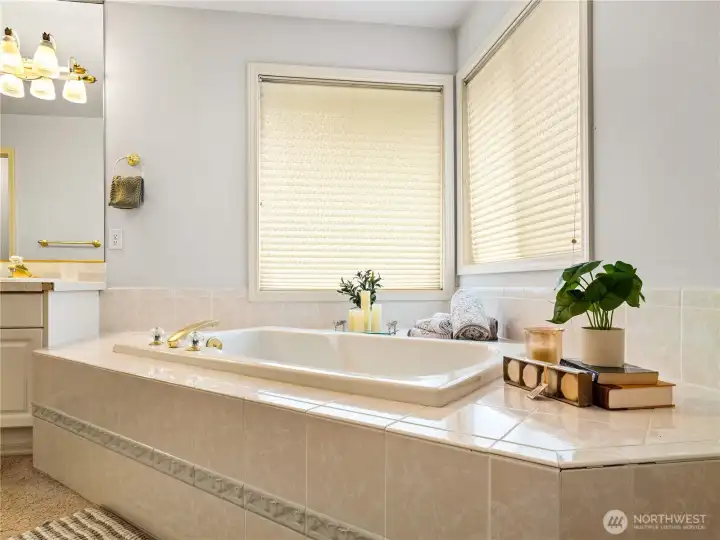 This large tub has an air of glamour attached to it.