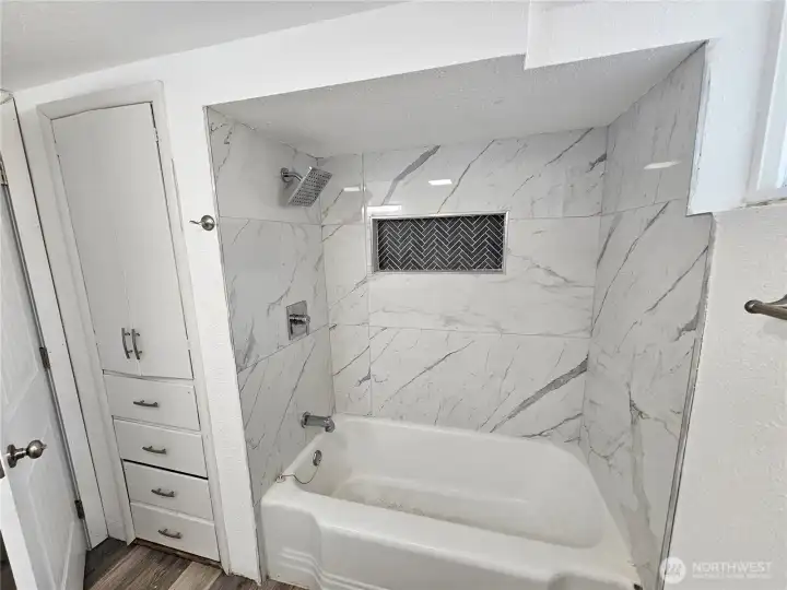 Marbled bath/shower