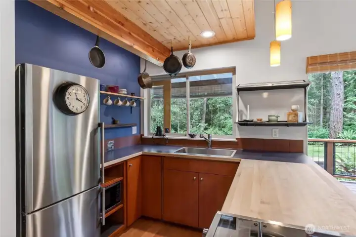 Efficient and Upscale Kitchen