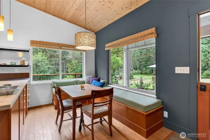 Built in Dining Area with Bench Storage