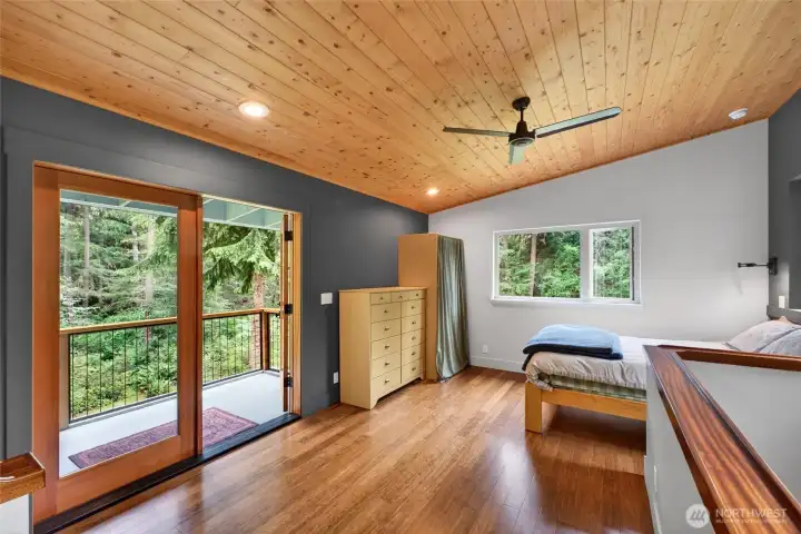 Very Comfortable Sleeping Loft with Nature Views!