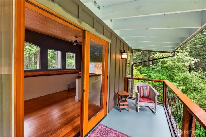 Sleeping Loft Opens to Covered Deck!