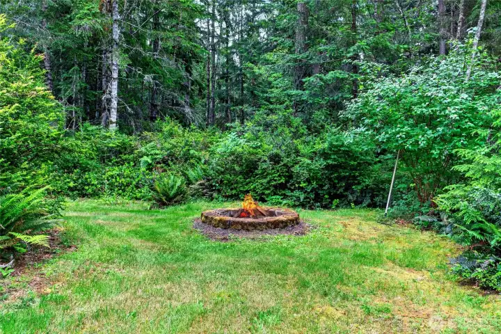 Even a Fire Pit!