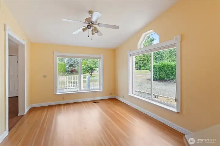 Breakfast nook area.