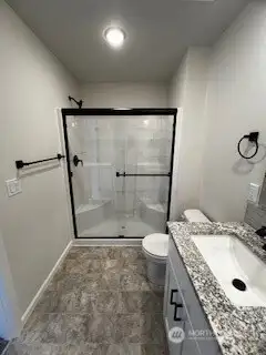 3/4 bathroom Main floor