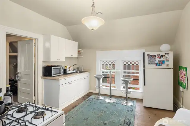 Upper 1br