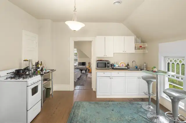 Upper 1br