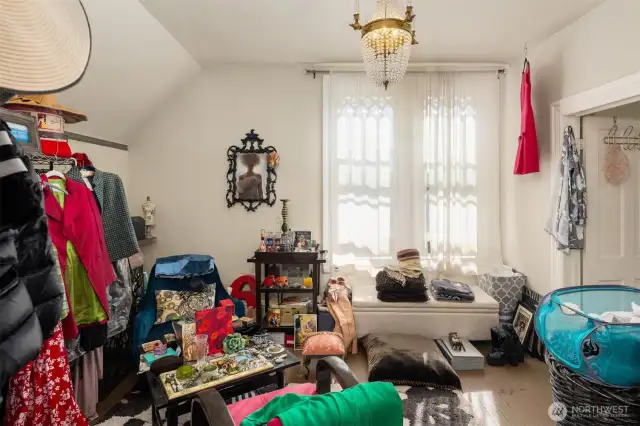 Upper 1br