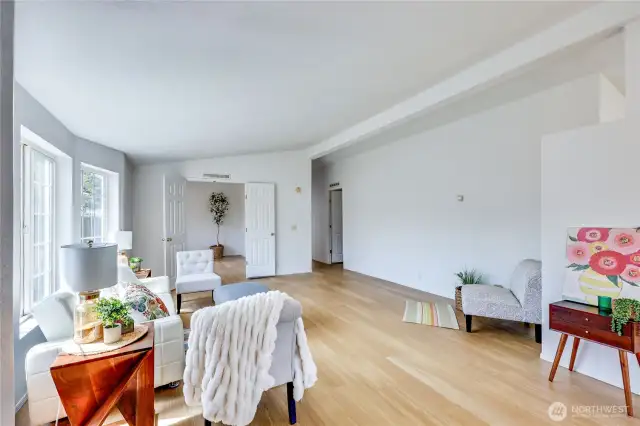 From the front door you will enter the light and bright living room.