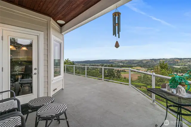 Expansive entertaining upper deck