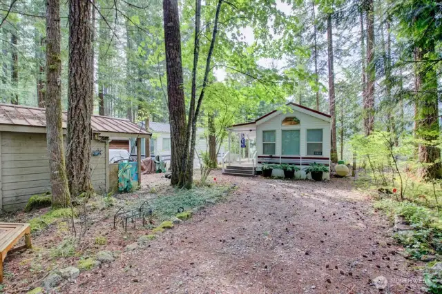 Welcome to this perfect spot with a river view!