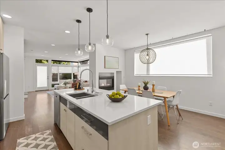Kitchen Island with breakfast counter
