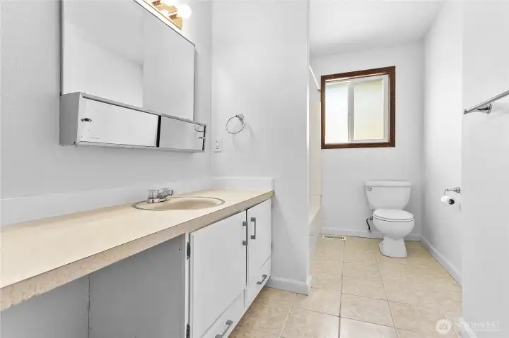Upstairs main bath