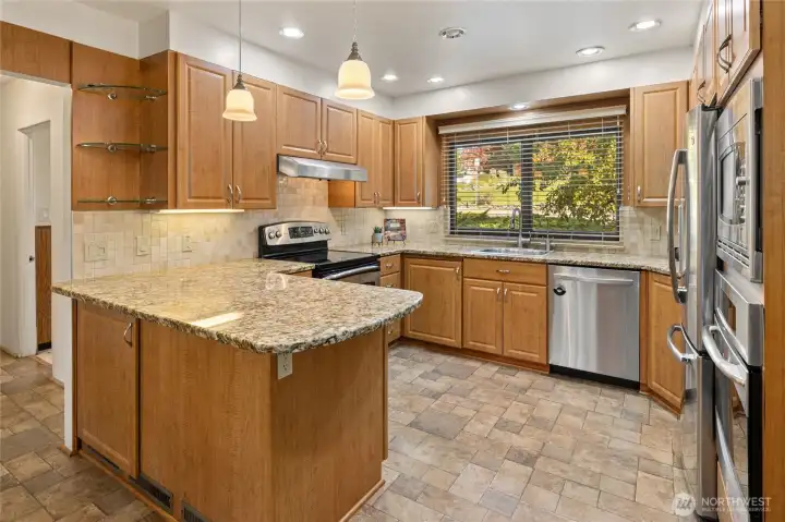 Kitchen w/ SS appliances