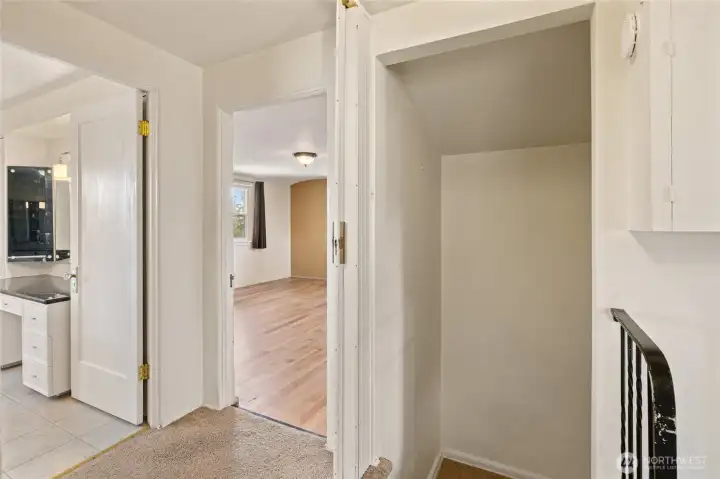 2nd level hallway