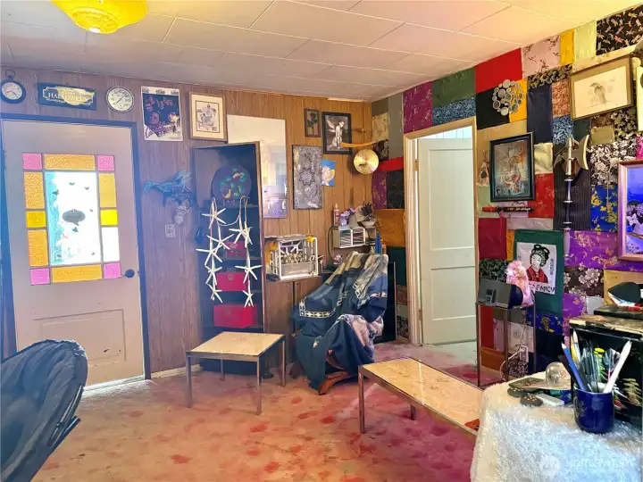 Living room into the office/room