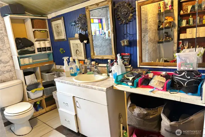 Large DeBella's Bathroom