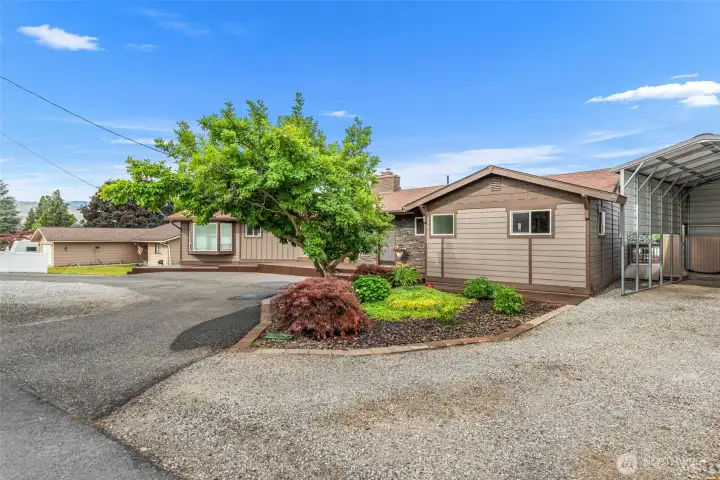 Drive Through Circle, Carport