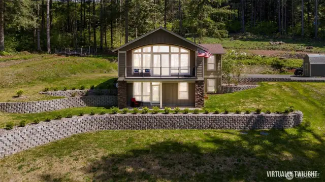 Beautiful daylight ranch on Livingston Mountain