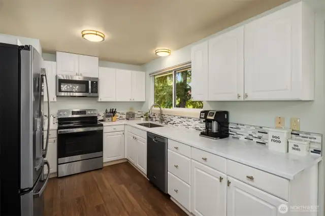 Nearly new appliances.