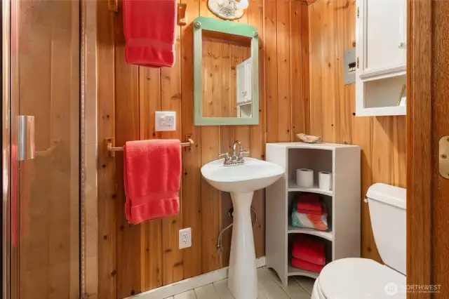 Guest cottage bathroom