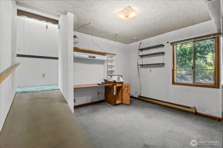 Office/ Den