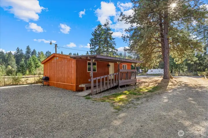Decomissioned manufactured home included in the sale.