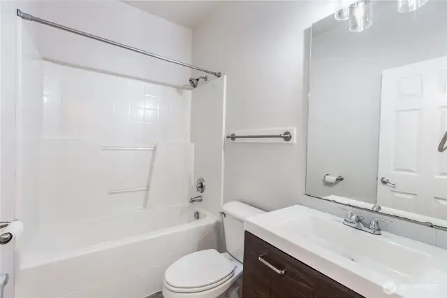 Main Bath Upstairs