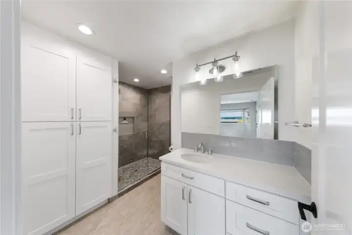 3/4 guest bath