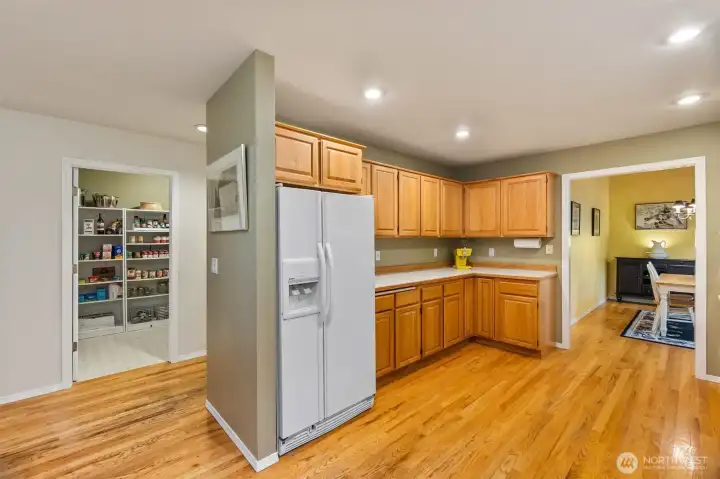 Even more on this side, and a peek into the breakfast room