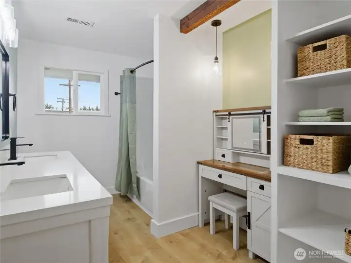 Main level full bath.