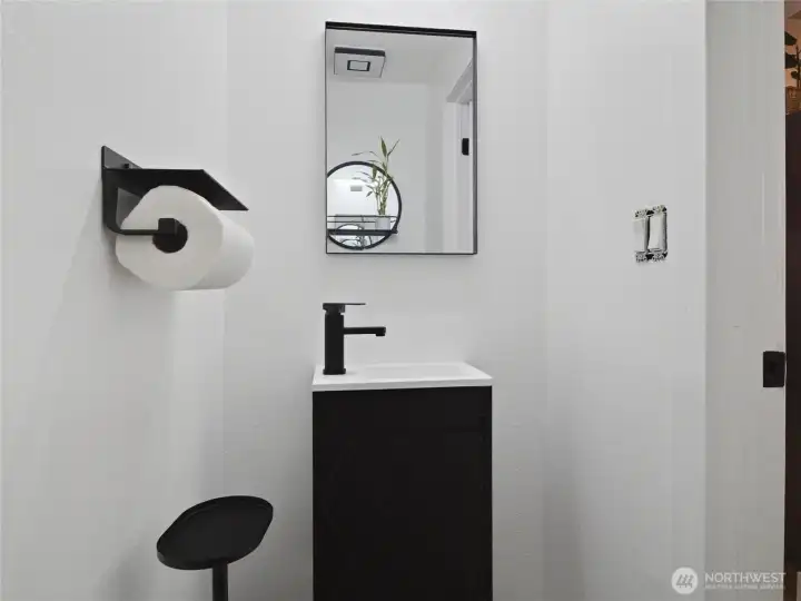 1/2 bath off of the utility room.