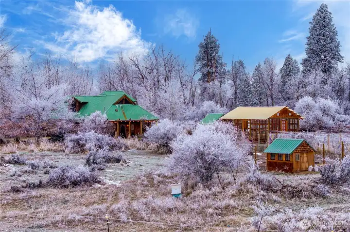 Privacy w/ Naneum creek on both sides of the property