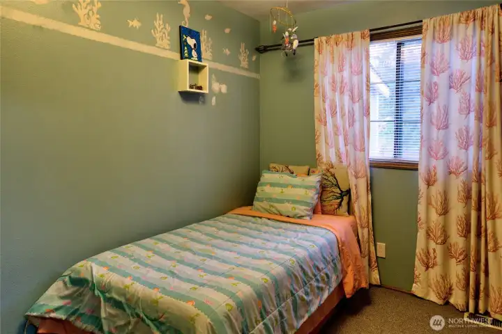 Second upstairs bedroom