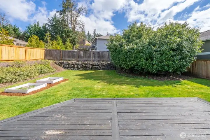 Perfect place for a tomato plant or two!