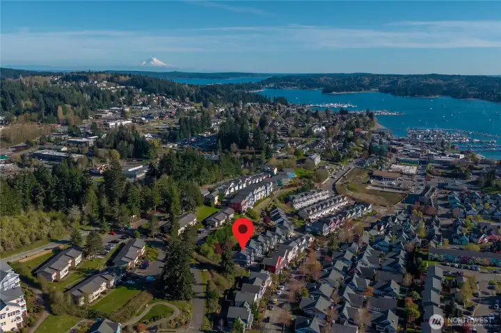 Walk to downtown Poulsbo!