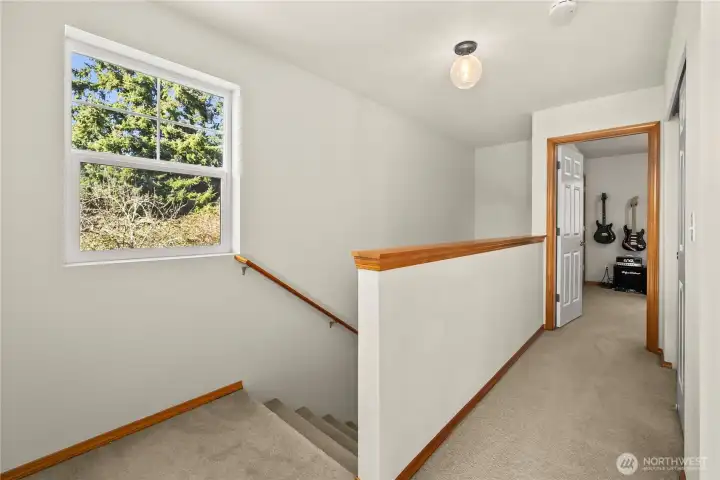 Upper landing to both bedrooms