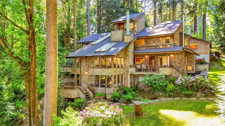 Architectually stunning Frank Lloyd Wright inspired custom designed home