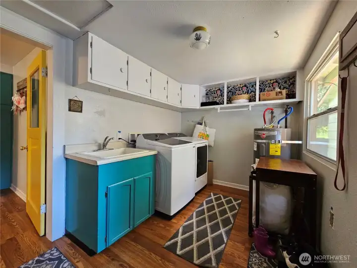 Very Practical and Functional Laundry Room