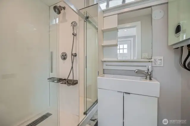 3/4 bathroom and hotwater on demand...